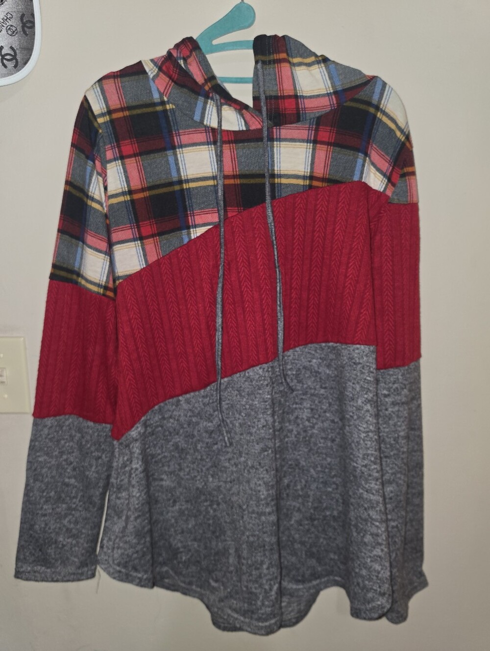 Women's Colorblock Hooded Pullover Top - Red, Gray, Plaid